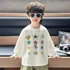 Sudaderas de primavera y otoño para niños 2026, nuevos tops elegantes de estrella de cinco puntas para niños, camisetas de otoño a la moda como capa base para bebés