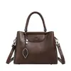 Bolso de Mano de Cuero Suave de Alta Gama Transfronterizo para Mujeres de Mediana Edad, Estilo Nuevo Casual para Viajes Cotidianos con Múltiples Compartimentos y Gran Capacidad, Bolso Cruzado