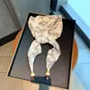 Bufanda Triangular, Bufanda de Seda, Pañuelo para la Cabeza para Mujer, con Decoración de Cuentas, Cinturón para la Cintura, Bufanda Decorativa Versátil, Bufanda para el Cuello, Chal, Protector de Cuello, Bufanda de Seda