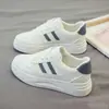 Sapatos Brancos de Solado Grosso Mais Vendidos Femininos 2026 Verão Novos Sapatos Femininos Primavera Versáteis Tênis de Skate Estudante Sapatos Casuais Esportivos