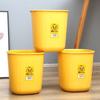 Fornecimento de fábrica pequeno lixeira de pato amarelo mesa de centro sala de estar escritório estudo lixeira doméstica quarto lixeira