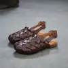 Sandalias Cerradas Tejidas a Mano de Piel de Vaca de Primera Capa, Estilo Nuevo Verano 2026 Jiezhou, Zapatos Planos Casuales Versátiles sin Espalda para Mujer