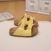 Sandalias Zapatillas Birkenstock para Niñas Ropa de Exterior 2026 Verano Nuevas Chanclas de Playa para Niños Zapatillas Antideslizantes para Bebé Niña