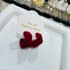 Brincos de Tarraxa Veludo Semicírculo Outono e Inverno, Brincos Versáteis de Alta Qualidade, Acessórios de Orelha Elegantes com Pino de Prata 925, Novo Modelo 2026 para Mulheres
