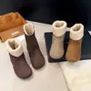 Botas de Nieve de Moda Cortas de Invierno 2025, Talla Grande, Gamuza Vintage, Punta Redonda, Aumentadoras de Altura, Forradas, Botas Vaqueras de Media Caña