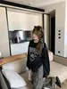 Nova Blusa de Moletom com Gola Redonda, Modelo Oversize, Estampa de Patch Americana Retrô, Marca Tendência, Solta, que Cobre o Corpo, com Forro de Lã, para Homens e Mulheres