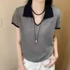 Suéter Tricot Fino Color Block com Gola Chic, Estilo Novo de Verão, Elegante e Emagrecedor, Manga Curta com Ombro Regular, Blusa de Puxar para Mulheres