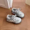 Zapatos Deportivos Infantiles Otoño Nuevo Estilo Zapatos de Niña Transpirables Casuales Niñas Pequeñas Suela Suave Antideslizantes Zapatos de Entrenamiento Alemanes para Niña