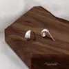 Pendientes Yun Xiaoshu de Plata de Ley S999 Cepillada Estilo Francés Simple para Mujer Estilo Frío Versátiles Moda Adornos para Orejas de Plata Pura Sensación
