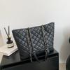 Bolsa de ombro feminina casual da moda, grande capacidade, outono 2023, bolsa simples de corrente com losangos, bolsa tote portátil moderna, bolsa grande