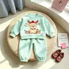 Novo conjunto fofo para meninas: Conjunto de duas peças de moletom e calça jogger de Natal, roupa estilosa de outono para bebês meninas, vestuário infantil atacado