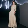 Vestido de Noite com Lantejoulas Cor Champagne para Mulheres, de Alto Padrão, Elegante, Luxuoso, Sofisticado e Grandioso, Adequado para Reuniões Anuais, Vestidos de Anfitriã, Modelo Longo