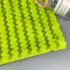 Tiras de Sandía Bicolor de Fabricante Terciopelo PV Patrón Ondulado Brillante Tiras Curvas Terciopelo Yali Juguete de Piel de Conejo Material para Zapatos Mascota