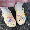 Accesorios Zapatos de Agujeros Hebilla de Zapato DIY para Mujer Dibujos Animados Hello Kt Serie Playa Zapatos de Agujeros Zapatos Flor Chanclas Decoración