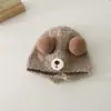 Nuevo Gorro Lindo para Bebé de Otoño e Invierno Estilo Coreano Cálido y a Prueba de Frío Gorro con Protección para las Orejas Suave para Bebé Doble Bola Suave y Ceroso Gorro de Oso