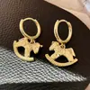 Aretes de Clip para Oreja con Forma de Oreja de Caballo Color Dorado para Mujer, Pendientes Únicos y Hermosos, Aros para Oreja de Caballo con Textura de Alta Gama 2025, Colgantes de Oreja de Moda