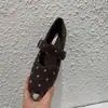 Primer Encuentro Ji Zapatos Mary Jane de Lunares Retro para Mujer 2026 Otoño Nuevo Hebilla Única Punta Cuadrada Fondo Plano Suela Suave Versátil Lana
