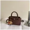 Bolsa Pequeña Retro Portátil de Comercio Exterior para Mujer Nueva Elegante de Moda para el Trabajo Versátil Cepillada de un Solo Hombro Cruzada