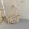 Bolsa Tote de Grande Capacidade para o Dia a Dia 2026, Estilo Coreano Simples Cor Sólida com Recortes Bolsa de Ombro, Bolsa de Ombro Casual Única