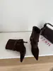 Botas de tornozelo de salto alto com bico fino em camurça versáteis, estilo europeu e americano, nas cores damasco, café e preto para adultos, versão coreana, estação primavera
