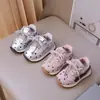 Tênis infantis de velcro, novos sapatos de bebê para primavera e outono, sapatos para bebês e crianças pequenas, tênis de caminhada para meninas, tênis de treino alemães com cadarço