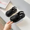 Sandálias de Velcro Dupla Face para Meninas Moda 2026 Verão Novo Solado Macio Lantejoula Chinelos Fechados Sapatinhos de Princesa para Praia