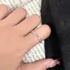 Anillo de Diamante Sintético Cuadrado de Cuatro Garras de Azúcar de Roca Estilo Nuevo Incrustado con Diamante de Alto Carbono Versátil de Uso Diario de Nicho Anillo para Mujer con Temperamento