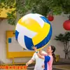Decoração Inflável Gigante de Vôlei Espessa de 1,7m para Eventos Esportivos, Guarda-chuva Arco-íris para Estudantes e Adultos, Adereço de Futebol