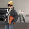 Ropa de abrigo para niños Estilo Otoño Invierno 2025 Nuevo Top con capucha de invierno para niños Ropa de invierno para niños grandes Chaqueta de trabajo acolchada de algodón
