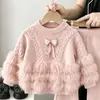 Conjunto de punto para niña de otoño e invierno: suéter con lazo y pantalones acampanados de punto trenzado con pelo sintético de visón, un conjunto de dos piezas
