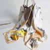 Oferta Especial Seda de Hangzhou Sedas y Satines Bufanda Cuadrada Grande de 90 cm Bufanda de Seda Simulada Bufanda Versátil para Mujer Chal Delgado de Primavera y Otoño Protección Solar