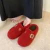 Chinelos fofos para mulheres, adequados para uso externo, estilo francês, bico fechado, novo estilo, outono e inverno 2026, pelúcia, sensação de chinelo de algodão de alta qualidade, para calçar sem cadarços, sola grossa
