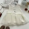 Conjunto de Verano para Niñas 2026 Estampado de Letras Chaleco de Malla Patchwork Ribete de Encaje Pantalones de Pierna Ancha con Lunares Conjunto de Dos Piezas