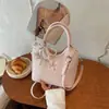Bolsa de cesta transfronteiriça 2026 nova, elegante, de alto valor, bolsa transversal de balde popular e da moda com estampa de bolinhas para o dia a dia.