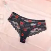 Calcinha de renda sexy semi-transparente com estampa de lábios, transfronteiriça europeia e americana, tecido de malha respirável e amigo da pele, calcinha de triângulo feminina