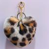 Llavero Colgante de Peluche Bola de Amor de Leopardo Bola de Pelo en Forma de Corazón Bolso de Pelo Colgante de Bolso de Corazón de Durazno de Leopardo