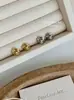 Pendientes de Clip con Diseño de Hoja Tridimensional de Sentido de Nicho Moda Distintiva Pendientes Simples Versátiles para Viajar 2024 Nuevos para Mujer