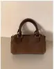 Bolsa de Mão Nova Outono e Inverno em Estoque, Bolsa Pequena Versátil de Ombro Transversal em Camurça Vintage, Bolsa Boston Almofada