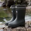 Botas de Chuva Resistentes ao Desgaste e Modernas para Homens, Botas Impermeáveis Antiderrapantes de Cano Médio para Mulheres, Botas de Chuva para Lavar Carro, Pesca, Sapatos de Borracha para Delivery, Botas de Água