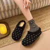 Zapatos Birkenstock de Suela Gruesa con Plataforma Interior para Mujer, Pantuflas de Piel, Calzado para Exteriores, Nuevo Estilo 2026, Invierno, Felpa Adicional para Calidez, Pantuflas de Algodón Cerradas