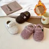 Zapatos peludos casuales para niñas 2025 Invierno Nuevos Zapatos de algodón estilo coreano para niños, lindos, con forro polar, estilo princesa