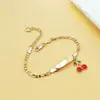 Pulseira Curva de Cereja para Crianças em Branco Quente Vendida Transfronteiriça Pulseira de Cobre Banhada a Ouro 14K Joias de Mão Europeias e Americanas Doce