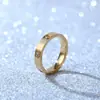 2025 Último Par de Anéis para Casal Seis Diamantes Leve Luxo Aço Titânio Anel Estilo Europeu e Americano Sem Desgaste Tendência Masculina Tendência Feminina Joia