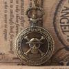 Relógio de bolso One Piece Luffy Bronze Hollow Skull Flip Relógio de bolso Vintage Anime Estudante Quartzo Colar Relógio
