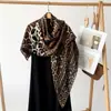 Chal Grande Estampado de Leopardo Transfronterizo Venta al por Mayor Bufanda de Imitación de Algodón y Lino Bufanda Exterior Estampada Bufanda Cuadrada Grande de 135 cm para Mujer