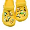 Transfronterizo Nueva Serie de Bebidas de Dibujos Animados Zapatos Zapatos con Agujeros de Flores Accesorios DIY PVC Personalizado Hebilla Decorativa para Zapatos de Goma Suave