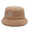 Nuevo gorro de pescador de lana de cordero con letras, gorro coreano de invierno cálido de terciopelo de peluche, gorro de red rojo a juego.
