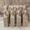 Escultura abstracta de figura imitación arenisca, retrato de pareja abrazándose, decoración artística hecha a medida para hotel y oficina de ventas