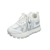 2026 Moda Casual de Verano Versátil Estilo Coreano Zapatos Blancos de Suela Gruesa Zapatos para Mujer que Aumentan la Altura Malla Transpirable Zapatos Dad Zapatos para Mujer