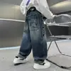 Calça Estilo Primavera e Outono para Meninos 2026 Nova Outono Casual Crianças Médias e Grandes Jeans para Meninos Calça Longa de Outono